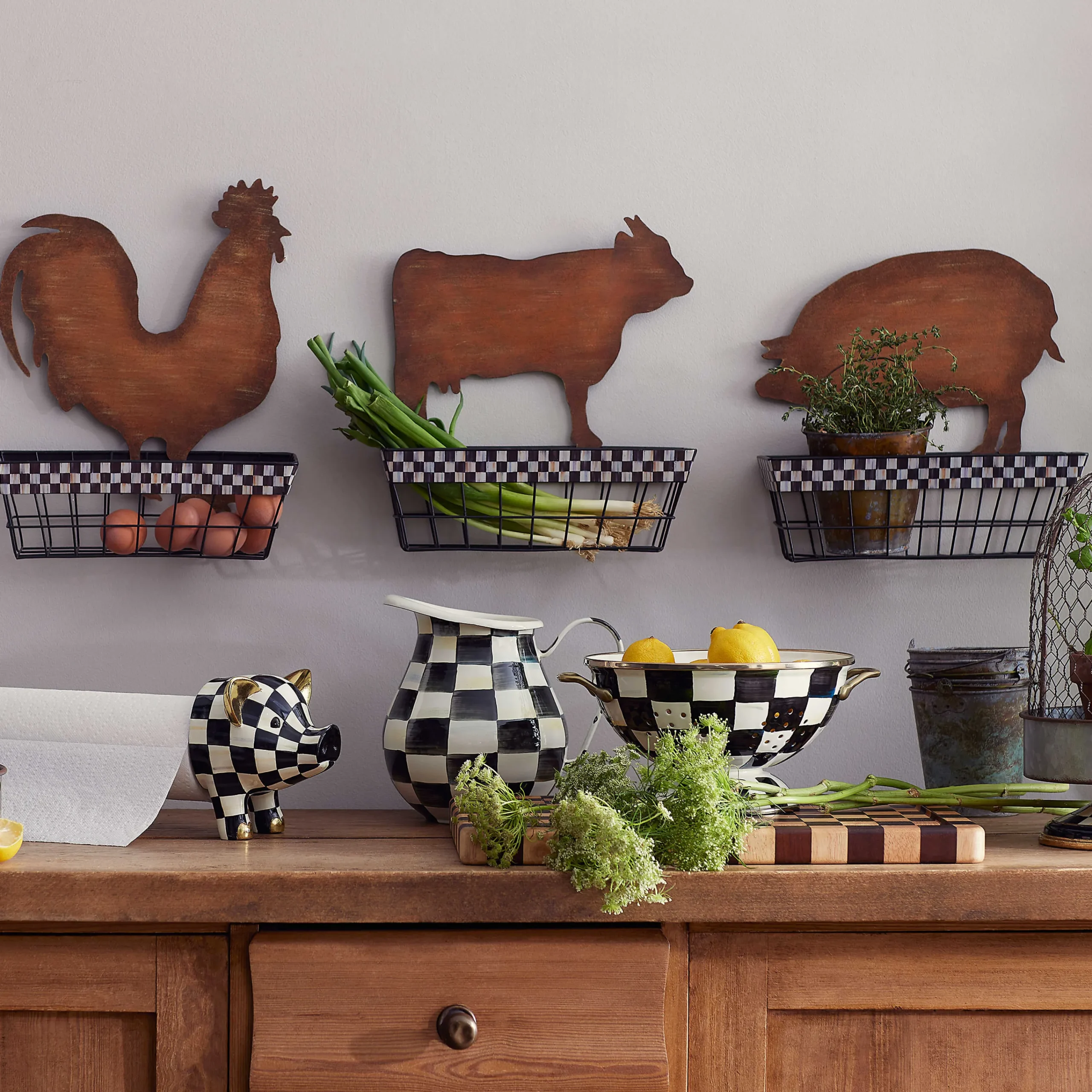 Courtly Check Pig Wall Basket|MacKenzie-Childs